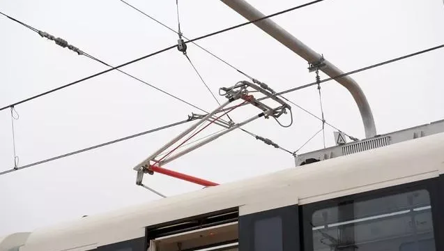 高铁是什么动力原理(高铁是电力驱动吗)2