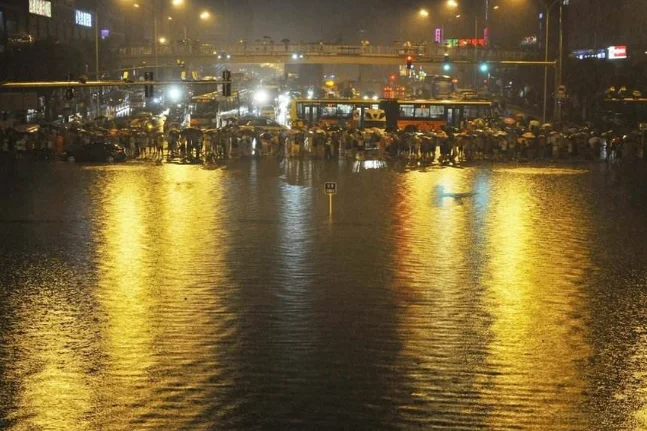 天津地铁通车了已经（天津暴雨预警地铁开通）