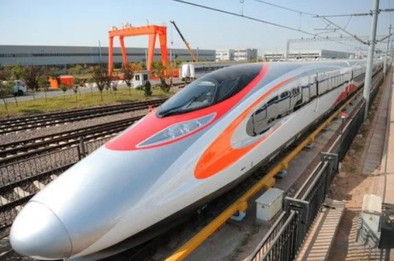 高铁上面驾的线是干嘛用的（高铁上电线）3