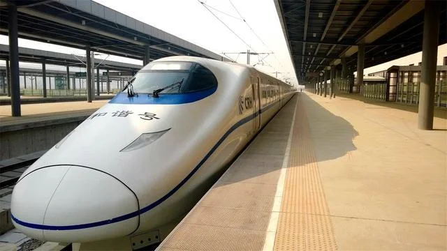 高铁火车票怎么看座位的（高铁哪个位置靠窗）2