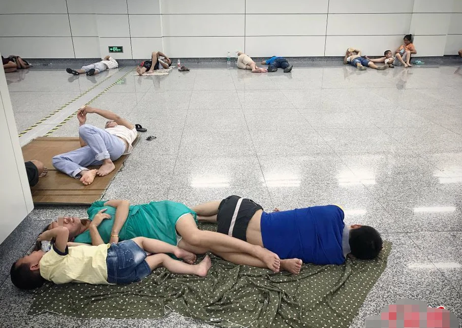 在杭州地铁怎么坐（杭州地铁的报站声音）