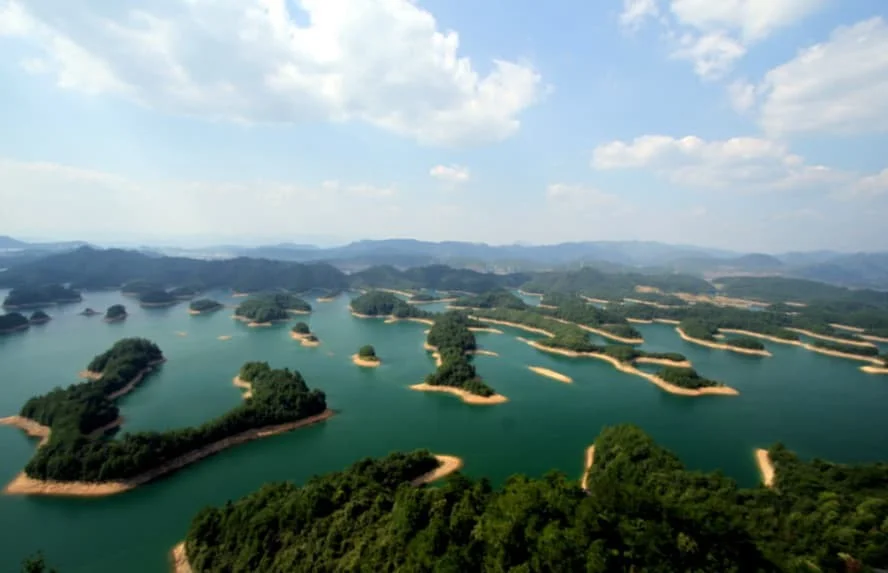 杭州火车东站到千岛湖的高铁有吗（杭州东站坐地铁到千岛湖多少钱）