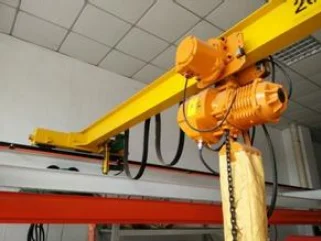 铁路桥梁里面一片梁的概念和一孔梁的概念有啥区别请高手赐教（铁路端梁）3