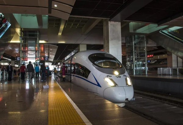 高铁每年都在亏损为何中国还在坚持建高铁（中国高铁亏损）2