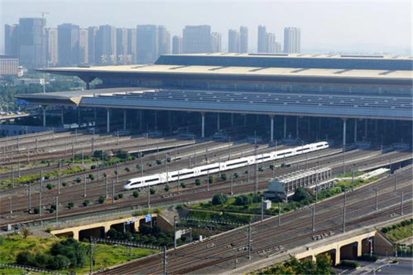 “最高涨幅250元”京沪高铁调价成渝高铁跟进高铁的公益性呢（高铁涨幅）5