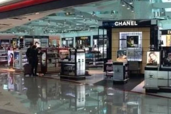 从迪拜机场到al rigga地铁站有多远（迪拜机场有地铁吗）