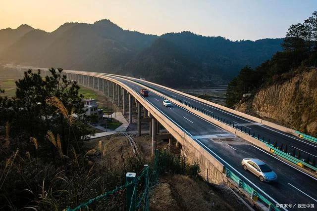 渝湘高铁巴南站建在巴南什么地方（重庆至黔江轨道交通）