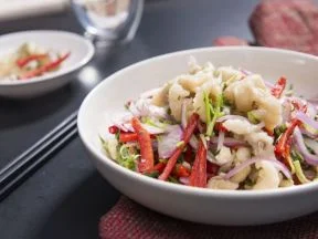 从道德层面谈谈地铁凤爪女的行为（南京地铁鸡爪）