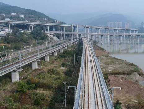 西成高铁有多少个停靠站（川陕高铁）4