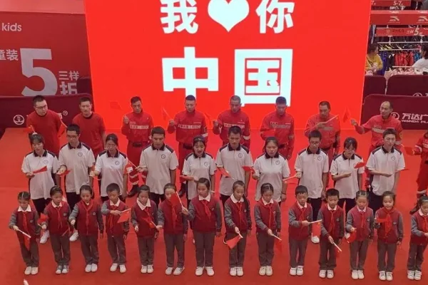 “把武汉画进地铁里”活动详细情况（武汉地铁快闪）