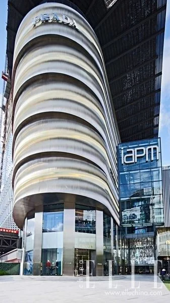 上海地铁陕西南路站的出入口（iapm环贸广场地铁出口）