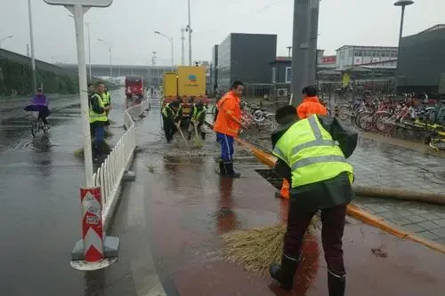 北京地铁十号线发生过什么灵异事件（北京地铁泼水）2