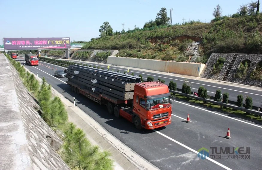 谁知到新中国成立以来最惨烈的火车事故（沪昆铁路客车脱线事故视频）5