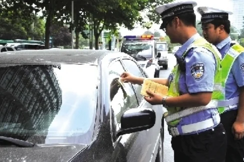 广州市龙洞地铁B出口可以停车吗（天河路地铁站外的停车位可以停不）2