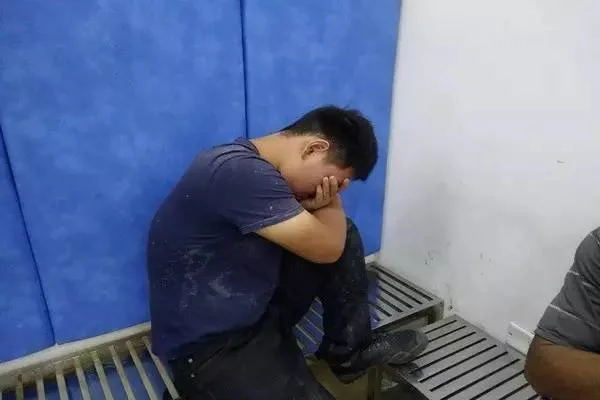 深圳地铁运行的女士车厢对于女性帮助很大那为什么没有男士车厢（深圳地铁男子下体）5