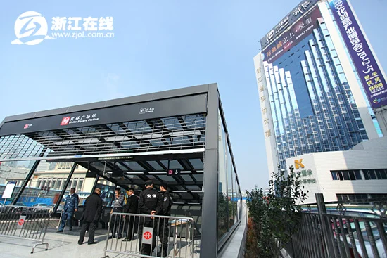 杭州武林广场地铁站是几号线（地铁武林广场站出口192）