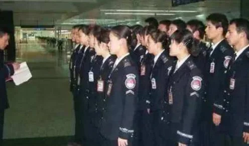 请问在重庆轻轨站当个安检员需要些什么要求（重庆轨道交通安检员）