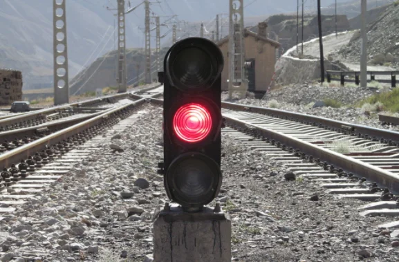 铁路信号分类有哪些（铁路信号分为哪几种）
