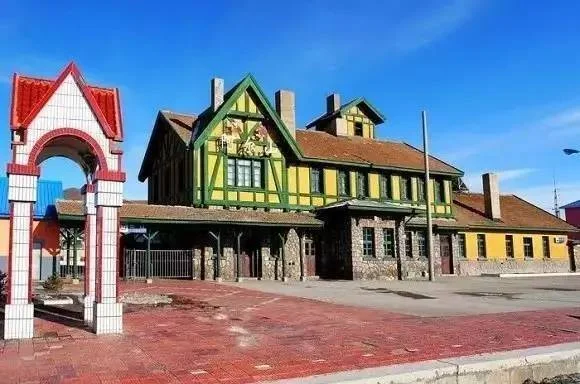 中国最美铁路是哪条（中国最美高铁站）