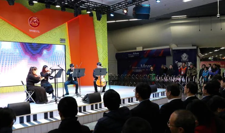 最近上海地铁11号线音乐欣赏时候所放的音乐名字叫什么(上海地铁音乐角在哪里)2