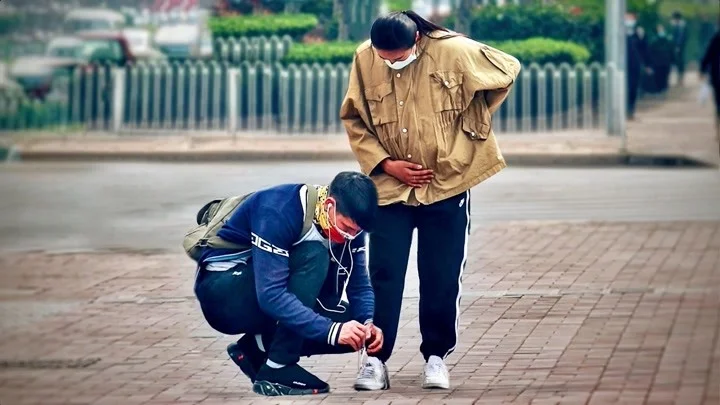 西安地铁可以微信支付了吗（西安地铁站帮孕妇寄鞋带）5