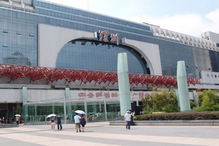 深圳站(罗湖站)离地铁口最近的出站口是哪个（罗湖地铁站最近的取票点）2