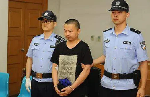 南京地铁猥亵嫌犯跑了能被抓到吗（南京地铁站猥亵女童事件）6