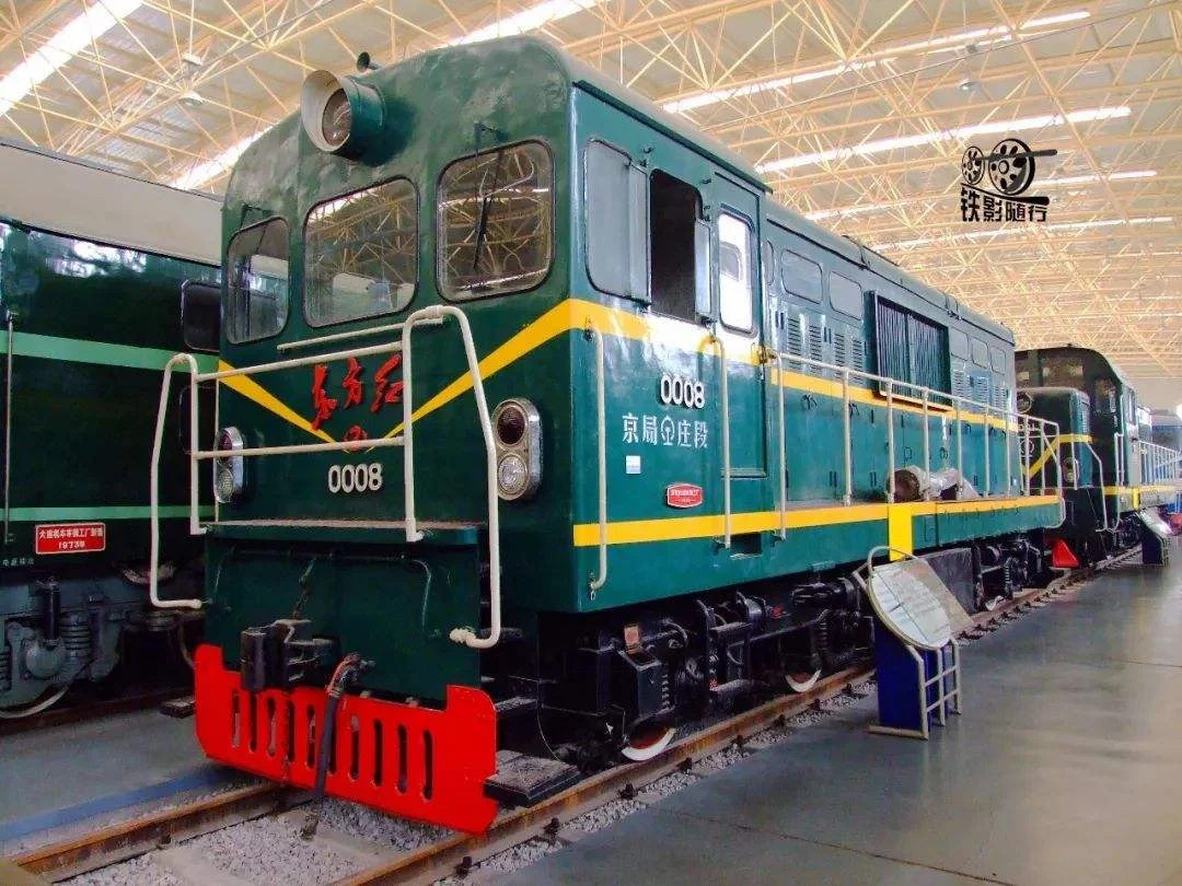 铁路的铁轨怎么用汽车运输（小车开铁路）1