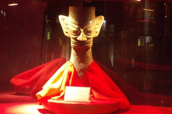 西安修地铁平均一年挖300多座古墓西安城下面到底有多少古墓（成都地铁工地古墓）8