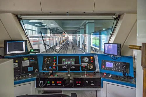 希望了解上海地铁15号线的详细规划及站点安排谢谢！（上海地铁15号线车厢）