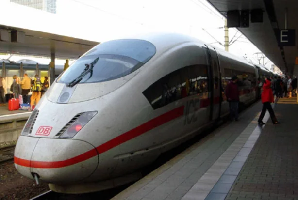 德国高铁和中国高铁有什么区别（德国铁路变形）