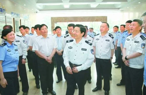 公安局公安厅公安部有何区别详细点可以吗谢谢!(杜航伟任铁路)1