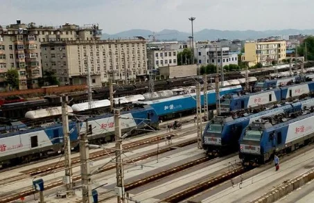 请问铁路上“机务段”“工务段”有什么区别（桥隧工高铁）3