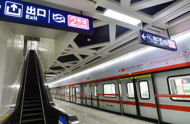 杭州地铁司机现在有多少工资一个月年薪大概有多少（杭州地铁驾驶员可以升值涨工资吗）