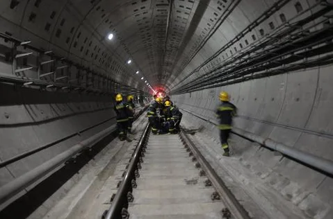 上海地铁速度是多少公里每小时（上海地铁旅行速度）1
