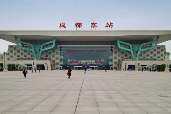 从地铁成都东客站的哪个出口到成都东站的动车候车大厅（成都地铁站东客站出入口）3