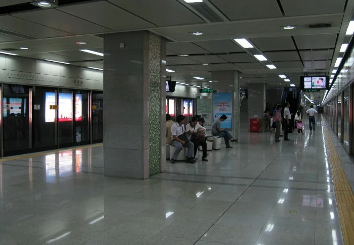 香蜜湖地铁站哪个出口离香蜜二村站台近（香蜜湖地铁站的出口）2