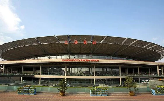 上海的高铁站好像有3个如果去上海迪士尼的话应该终点站坐到哪一站（上海地铁终点站迪士尼）4