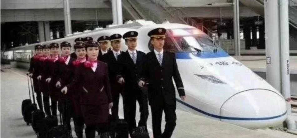 铁路电务段男生进去一般做什么职务一般是上几休几（铁路男人）