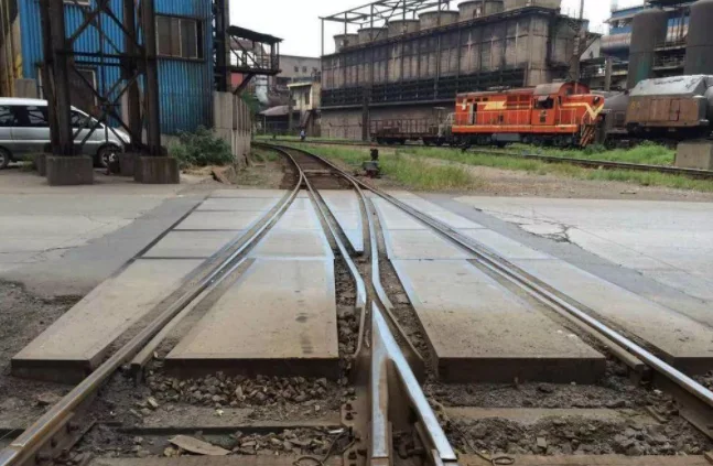 铁路道岔是怎么修建的（铁路岔尖）2