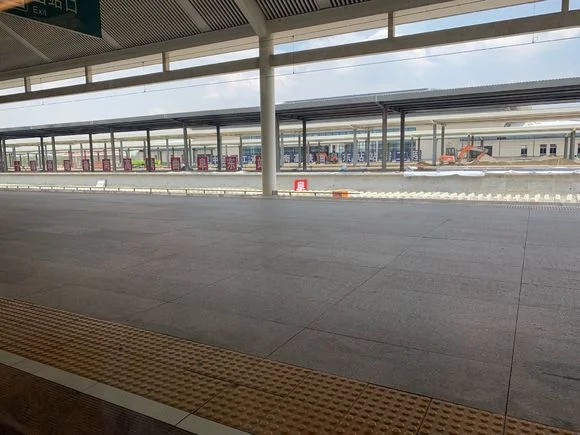 曲阜高铁站停车场如何收费可以免费停车多长时间（曲阜高铁视频）2