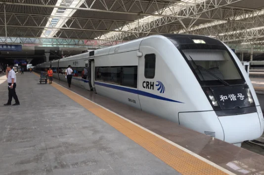 坐高铁安检时可以携带化妆品么一次性能带多少（坐高铁可以带化妆水吗）5