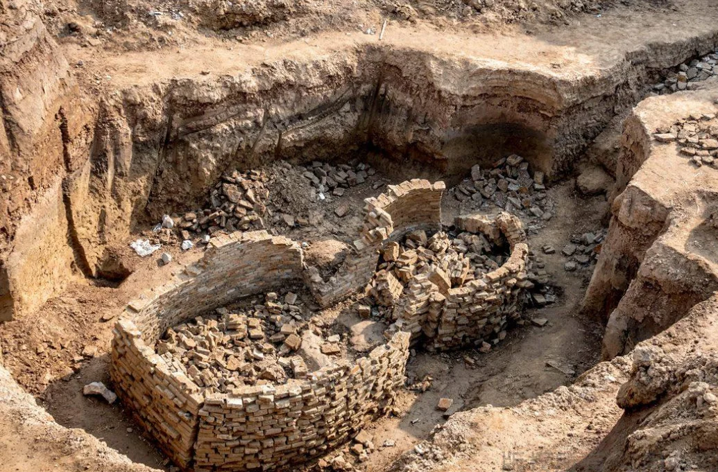 西安修地铁平均一年挖300多座古墓西安城下面到底有多少古墓(西安地铁挖出)2