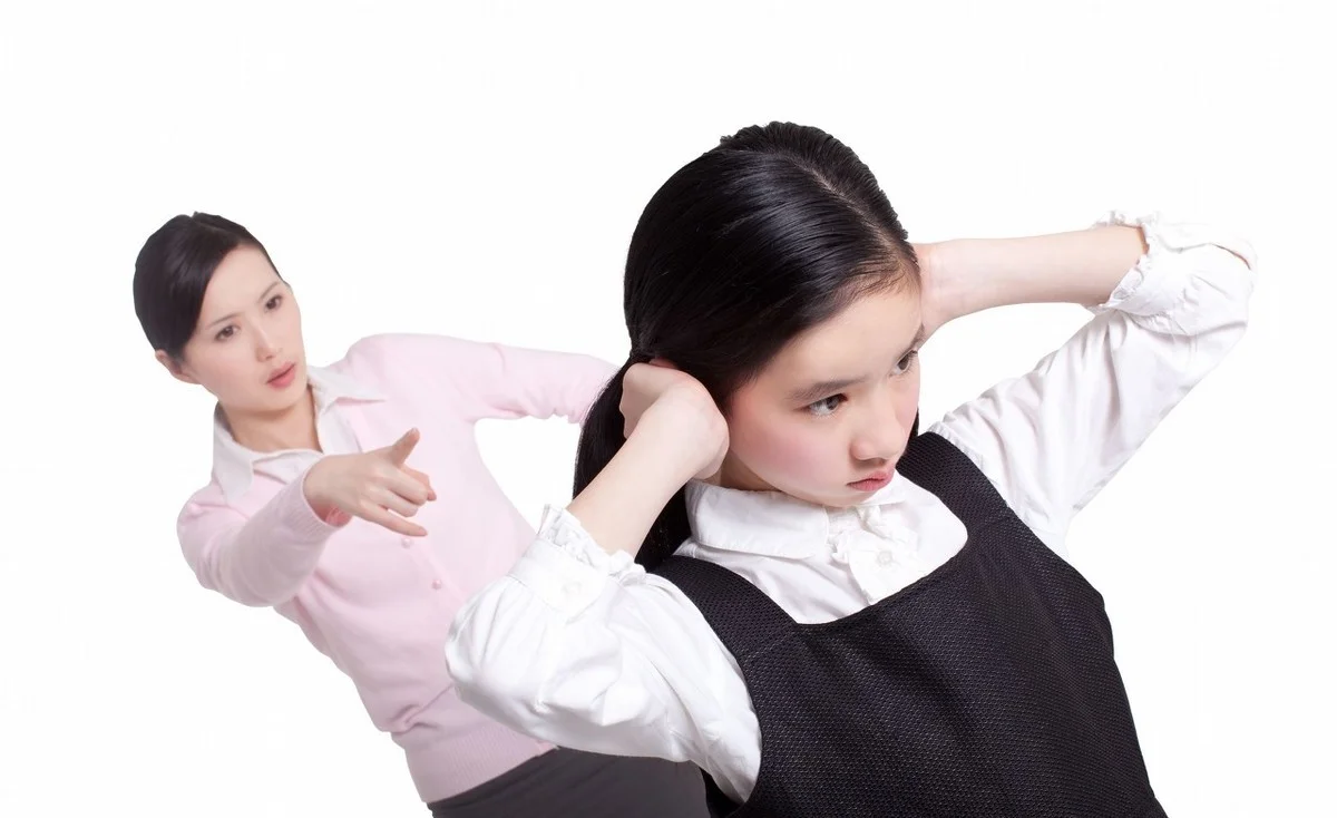 武汉的一个女子因母亲缘故搭错了地铁连踹母亲她从小被惯坏了吗（武汉女子坐地铁流产）5