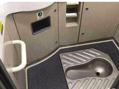 高铁g674厕所怎么冲水（高铁站厕所怎么冲水）3