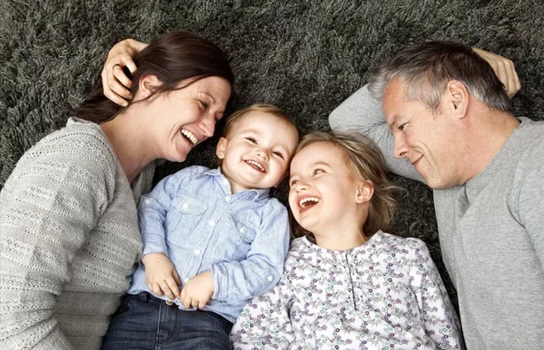 如何评价网易云音乐的戳泪文案刷屏杭州地铁（杭州地铁经典文案）