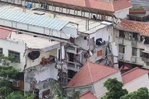 深圳地铁因为什么发生慌乱事件(深圳恐慌地铁)2