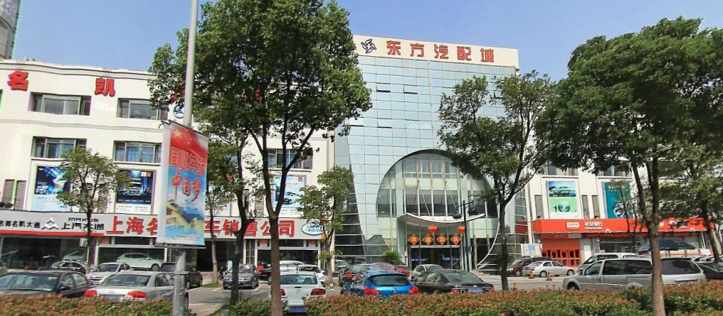 上海地铁人民广场站各个出口对应的路是什么（曹安路地铁站出口）