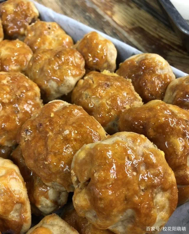 广州哪些地铁站旁能找到便宜好吃的早茶点心（广州人和地铁站早茶）