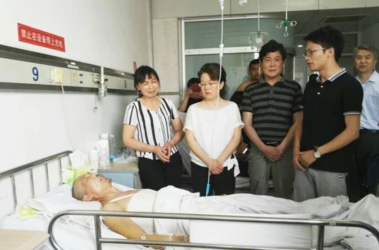 广州地铁施工工地打人（广州大叔地铁打人）5